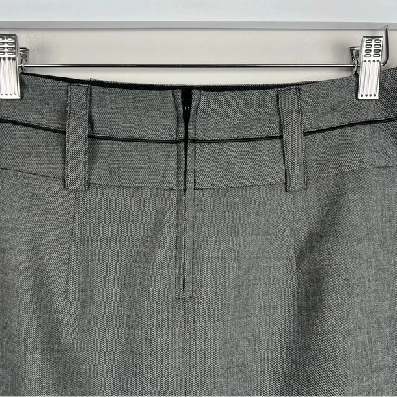 Beautiful Grey Skirt with black details by Stoosh size Large - Picture 2 of 10